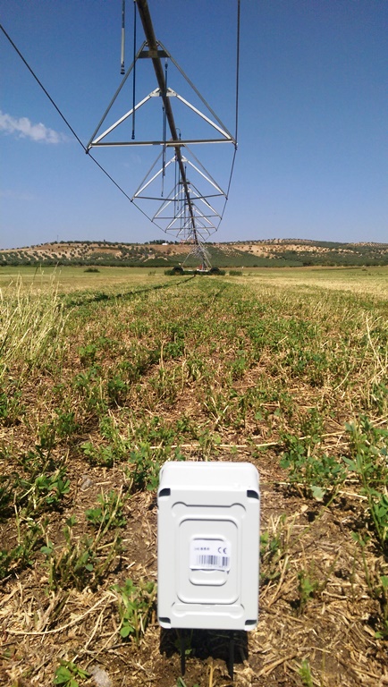 Riego con pivot en alfalfa