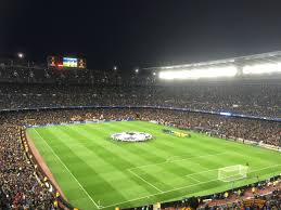 El césped en los campos de fútbol