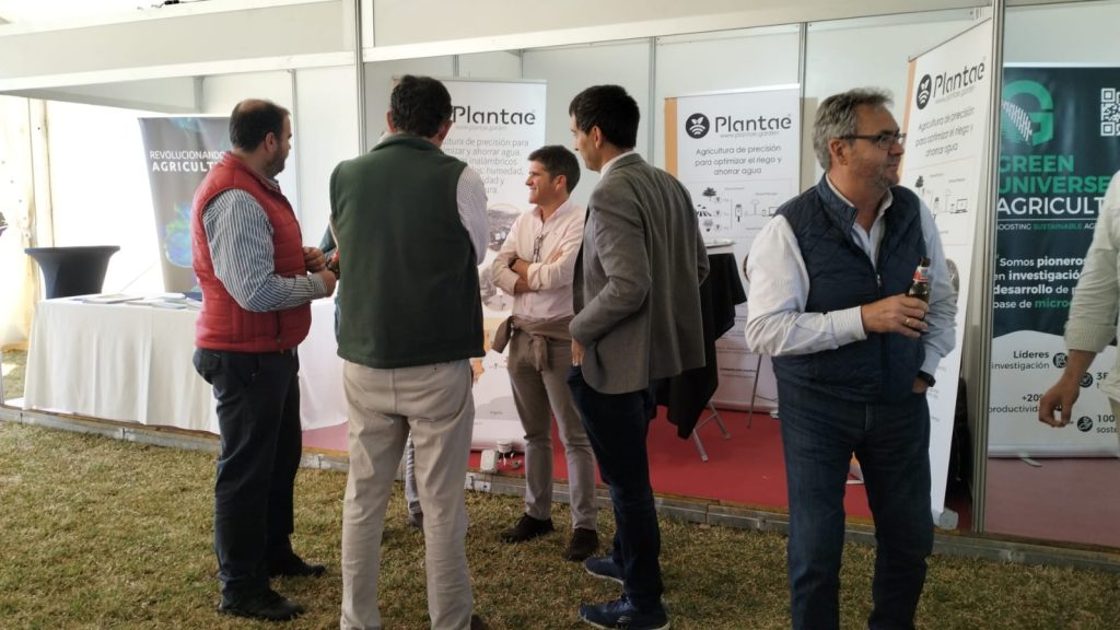 CEO de Plantae, Samuel López y CEO de Valenzuela y Cía