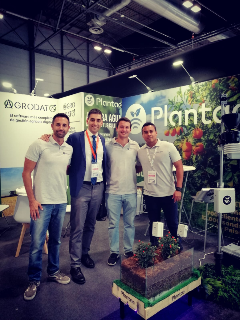 Juanjo Heras delegado de ventas Levante, Aragón y Garden. Samuel López, ingeniero industrial y CEO de Plantae. Francisco Palma delegado de ventas Portugal. Juan Ortiz ingeniero agrónomo.